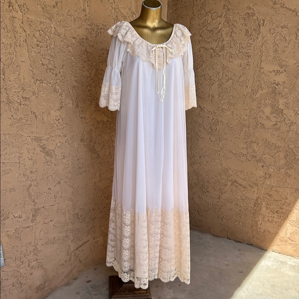 Vintage 1960’s Nylon Chiffon Peignoir Set - Bridal  - 4 layers of Fabulous!